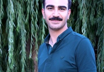 تئاتر آینه آنچه هست نیست، پیش‌درآمد آن چیزی است که می‌تواند باشد