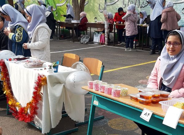 برپایی بازارچه نوروزی در دبستان شهید عباسی مشهد