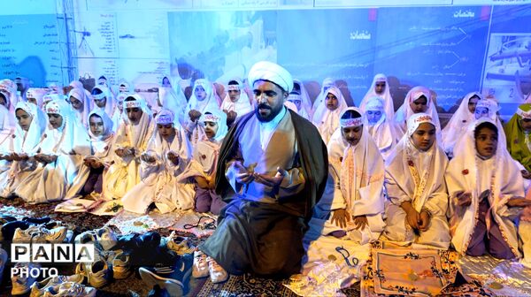 جشن تکلیف دانش‌آموزان مدرسه شهید دهستانی نظرآباد در تجمعات شبانه