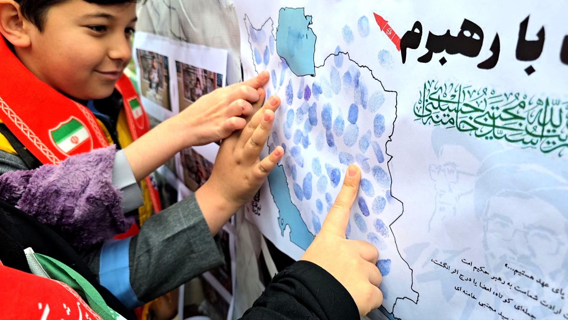 بیعت دانش‌آموزان پیشتاز نظرآباد با رهبر جدید انقلاب