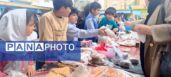 برپایی بازارچه در  دبستان امام جعفر صادق (ع) آشخانه