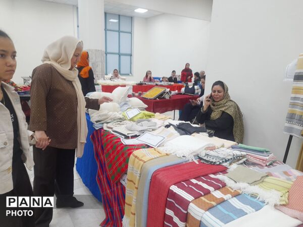 رونق تولید در فرهنگسرای سیمرغ با برپایی بازارچه صنایع دستی