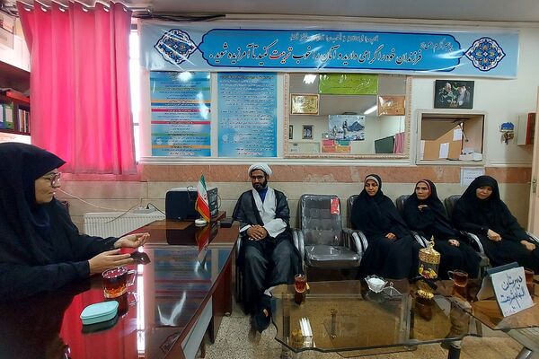 بازدید سرپرست معاونت پرورشی اداره آموزش و پرورش کهریزک از دبیرستان زنده‌یاد الهام شریعت