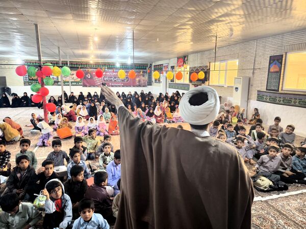 جشن اعیاد شعبانیه و تقدیر از دانش‌آموزان برتر آموزشگاه شهید بهشتی مزرعه