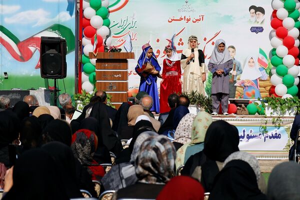 جشن شکوفه‌ها در آذربایجان غربی 