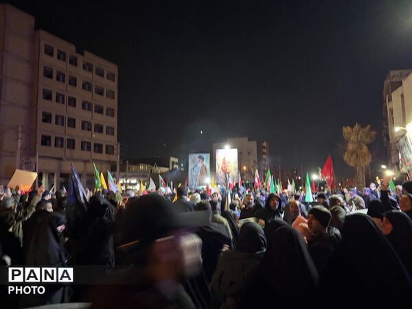 حضور پرشور مردم کرج در سوگ رهبر انقلاب و تشییع شهدا