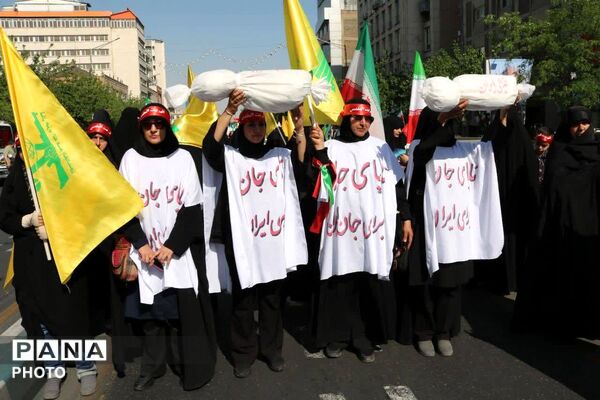 قدم‌های استوار دختران تهران؛ روایتی از شور، همدلی و امید
