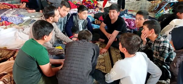  حس و حال معنوی دانش آموزان شرکت کننده در اعتکاف دانش آموزی مسجد مصلی طوقچی اصفهان