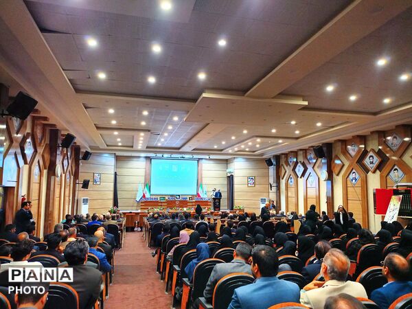 تجلیل از معلمان نمونه شهرستان کاشمر