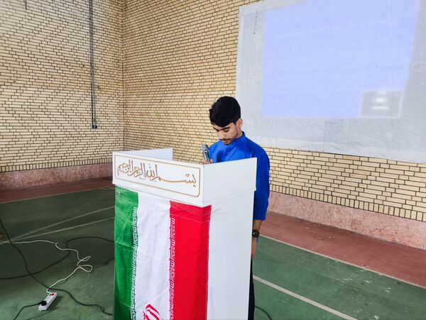 جشن ستارگان سندرک با تجلیل از دانش‌آموزان برتر دبیرستان‌های امیرکبیر و کوثر