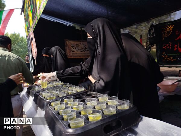 فعالیت موکب فرهنگی مسجد قدس در پیاده روی دلدادگان اربعین حسینی
