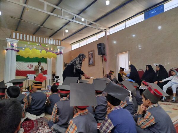 جشن الفبا دانش‌آموزان پایه اول دبستان شهید پسندیده فدافن