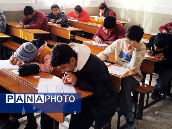 امتحانات نوبت اول در دبیرستان میثاق 