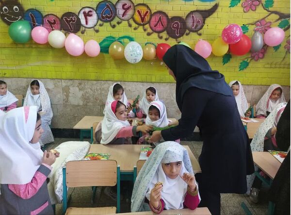 جشن قرآن پایه اولی‌ها در دبستان سخن‌سنج ناحیه ۲ کرمانشاه
