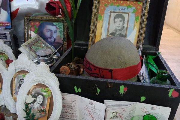 مراسم «لاله‌های روشن» در دبستان دکتر کیهانی 
