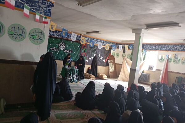 هیئت شهرستانی به مناسبت شهادت حضرت زهرا(س) در دبیرستان حضرت معصومه(س) شهرستان فیروزکوه