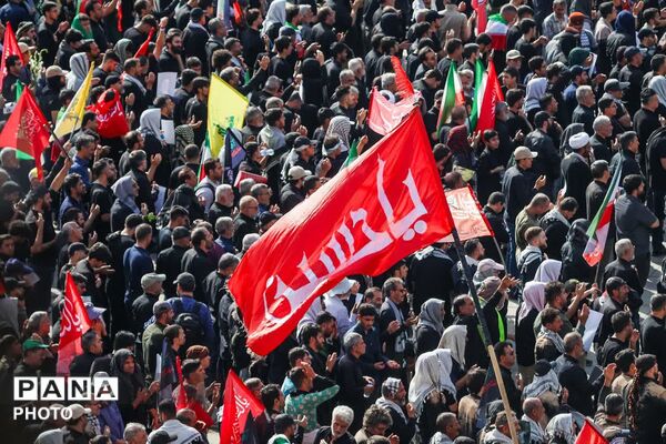 مصلی تهران در تسخیر موج همدلی؛ وداع باشکوه مردم با رهبر شهید
