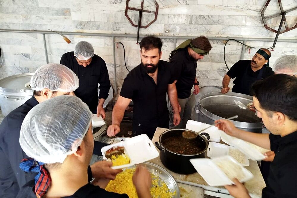 پذیرایی از محبان سید الشهدا در شهرستان قرچک 
