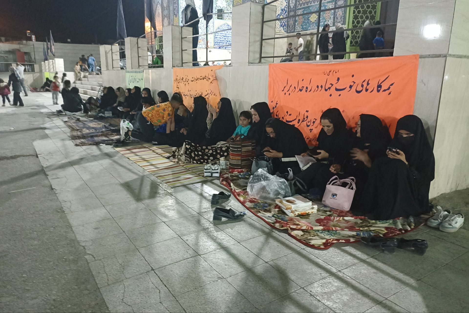 احیای شب بیست و یکم ماه مبارک رمضان در حاجی آباد