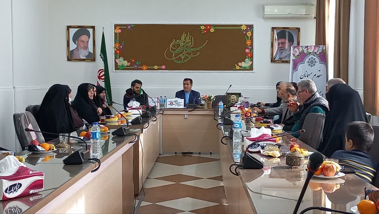  تجلیل از اولیا جانباز و پاسدار دبیرستان شاهد عصمت ناحیه 3 کرج 