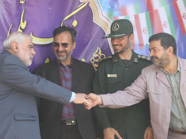 آیین نواختن زنگ ایثار و مقاومت در دبیرستان شاهد معراج