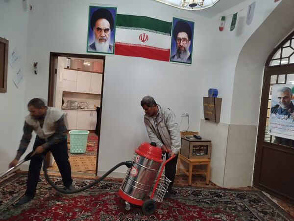 غبار روبی مسجد خاتم النبیین بیرجند به مناسبت فرا رسیدن ماه رمضان 