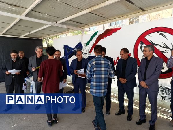 قدردانی از دانش‌آموزان فعال در نمایشگاه نقاشی حماسه حسینی 