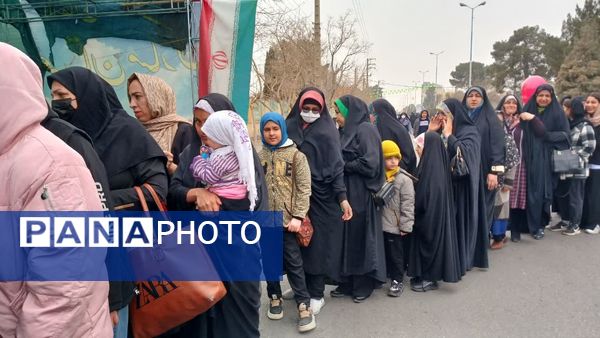 شادپیمایی روز میلاد حضرت مهدی (عج) در شهرستان سمنان