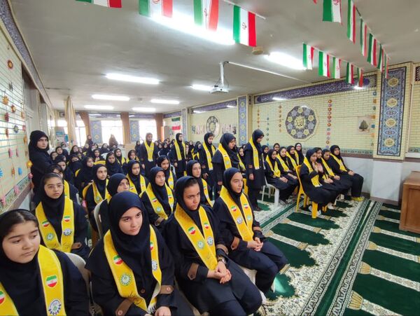  آیین باشکوه زنگ انقلاب در دبیرستان شهید بهشتی
