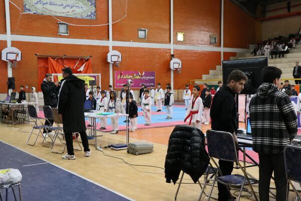 مسابقات تکواندو خردسالان پسران 