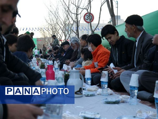 بزرگ‌ترین سفره جهان اسلام به نام کریم اهل بیت برپا شد