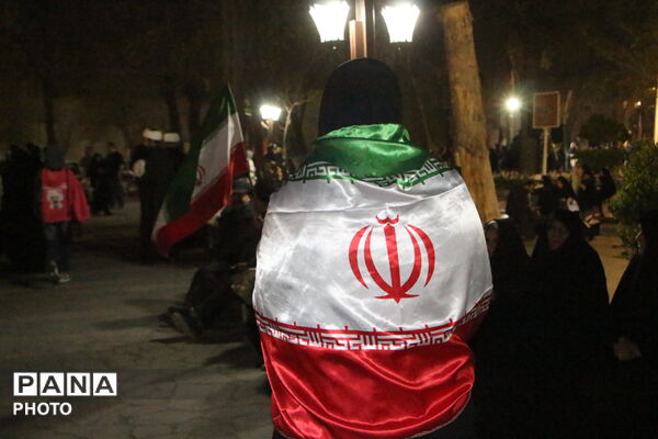 تجمع باشکوه دختران دانش‌آموز یزد