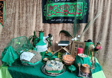 دانش آموزان دبستان ۲۲ بهمن  آباده با برپایی موکب به عزاداری پرداختند