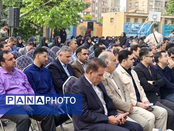 زنگ «سپاس معلم» در کرمانشاه 