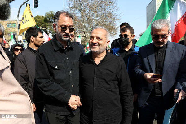 تشییع پیکر شهیدان لاریجانی، سلیمانی و شهدای ناوشکن دنا - 3