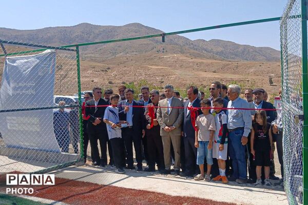 بهره‌برداری از زمین چمن مصنوعی روستای نامانلو شهرستان شیروان