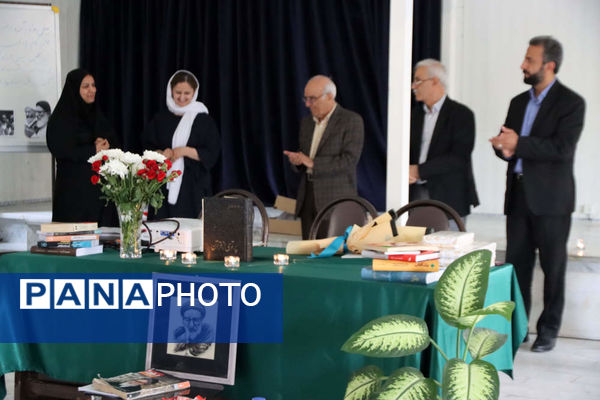 دانش آموزان اسلامشهری هنرستان شهدای واوان میزبان مراسم افتتاحیه نمایشگاه پوستر "پدر طالقانی"