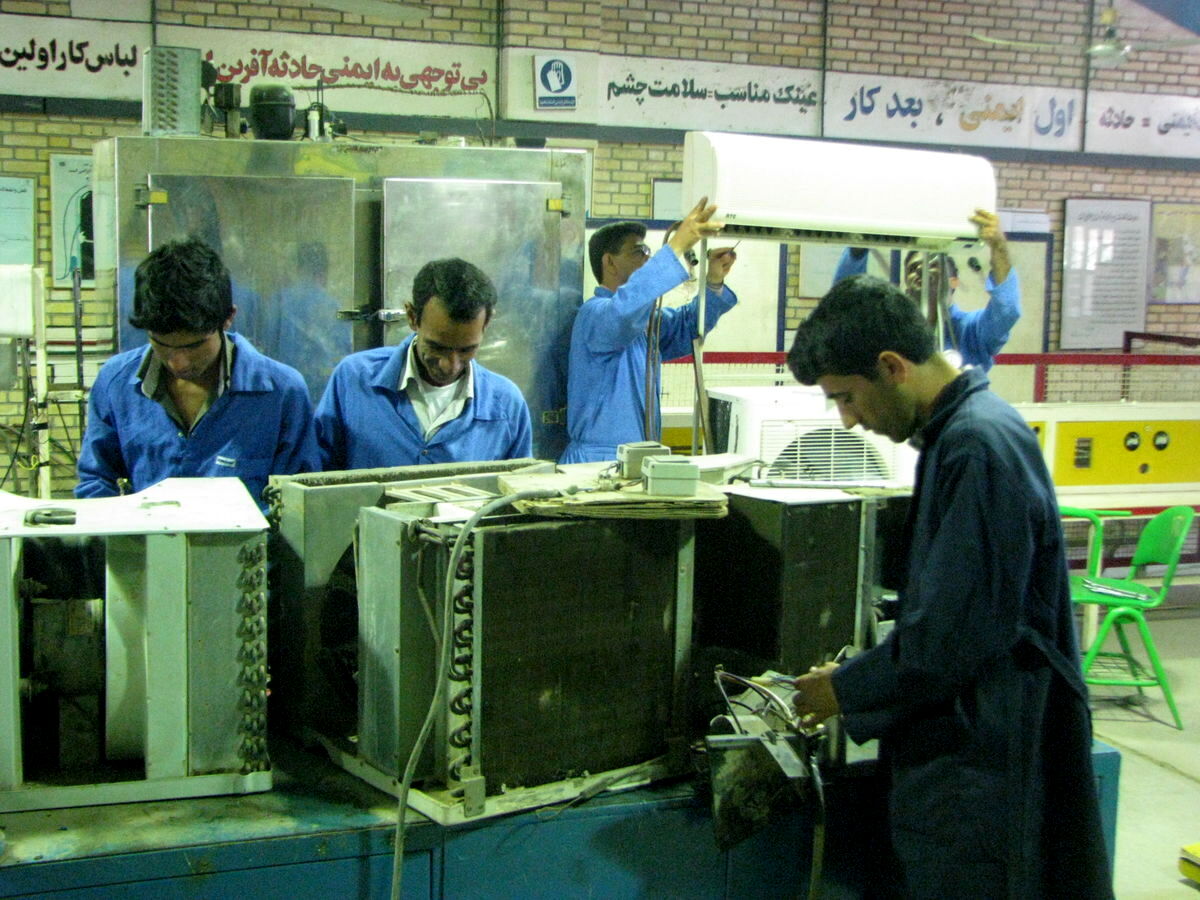 فعال‌سازی کارگاه‌های هنرستان‌ها با هدف آموزش پودمان‌های جامانده دروس کارگاهی