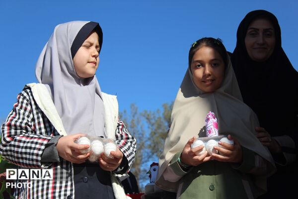 مراسم روز جهانی تخم مرغ در مدرسه زکریا رازی ناحیه 2 کرج و شهرستان فردیس
