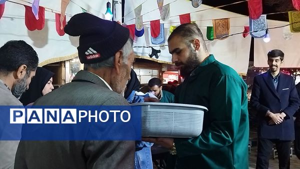 گذری بر فعالیت چایخانه امیر المومنین در شب میلاد حضرت مهدی ( عج)