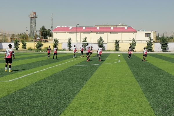 آیین افتتاح زمین‌های چمن مصنوعی آموزش و پرورش ناحیه ۳شیراز 