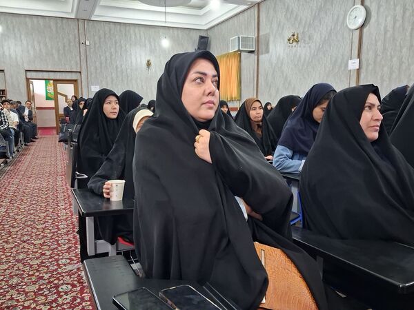 تقدیر از پژوهشگران برگزیده ناحیه 5 مشهد