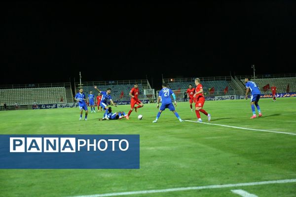 بازی تراکتور و استقلال در تبریز