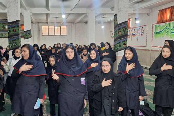 طنین نوای عشق و عزا؛ مراسم عزاداری دهه دوم فاطمیه در مدارس بهارستان‌دو