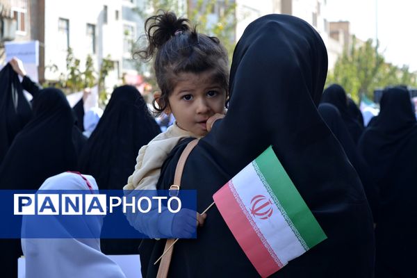 تجلی اقتدار مردم بهارستان در راهپیمایی ۱۳ آبان