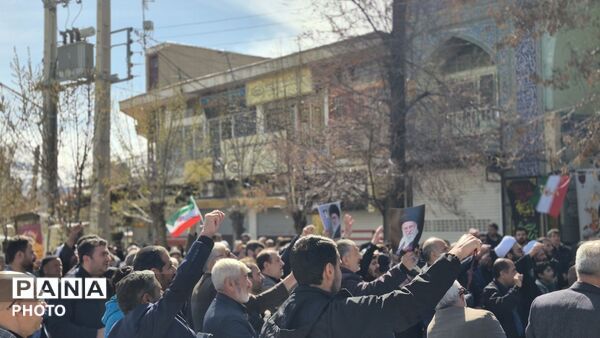 اقامه نماز جمعه و راهپیمایی باشکوه در فارسان 