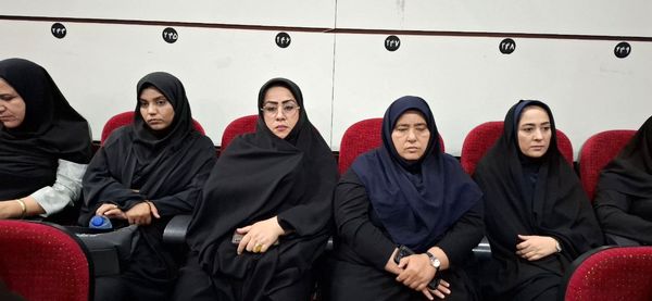 برگزاری جشن سپاس معلم در پلدختر و قدردانی از معلمان برتر