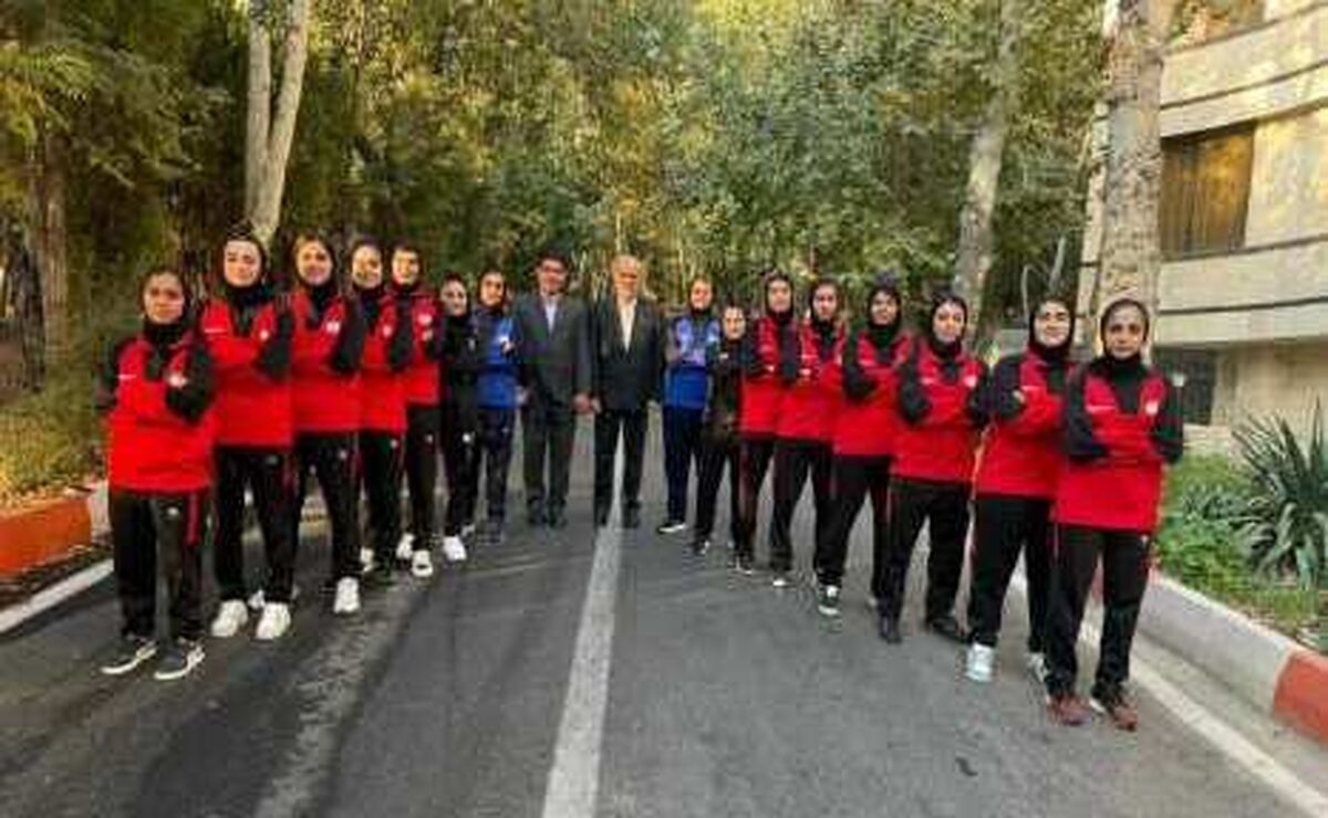دیدار معاون حقوقی و امور مجلس با تیم فوتسال دختران دانش‌آموز