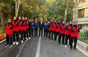 دیدار معاون حقوقی و امور مجلس با تیم فوتسال دختران دانش‌آموز