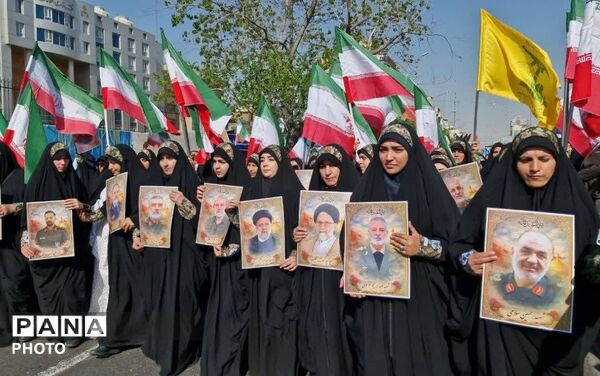 قدم‌های استوار دختران تهران؛ روایتی از شور، همدلی و امید